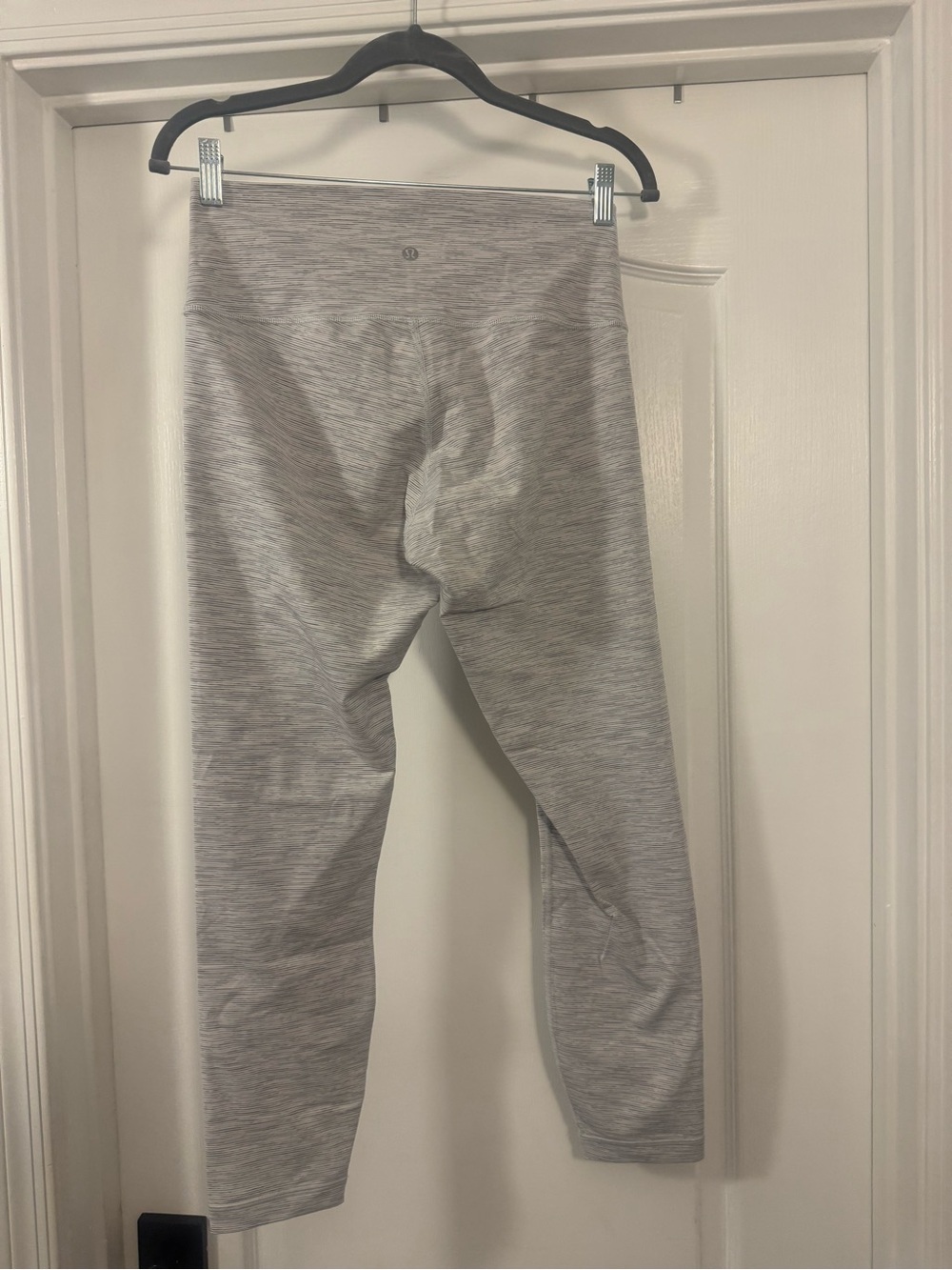 Lululemon Light Heather Gray High-Rise Leggings - Picture 6 of 8